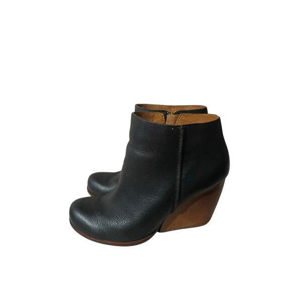 Kork-Ease Women's Black Leather Wedge Booties US Size 6.5 M Zip Up - Picture 2 of 7